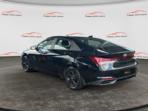 Used 2022 Hyundai Elantra SEL w/ Convenience Package FWD image 8