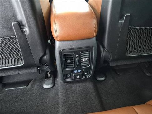 Used 2019 Jeep Grand Cherokee Summit AWD/4WD image 19