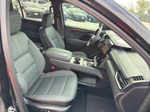 Used 2025 GMC Acadia AT4 AWD/4WD image 25