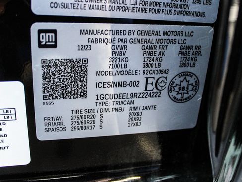 Used 2024 Chevrolet Silverado 1500 RST AWD/4WD image 34