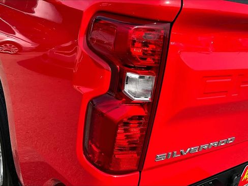 Used 2021 Chevrolet Silverado 1500 LT AWD/4WD image 28