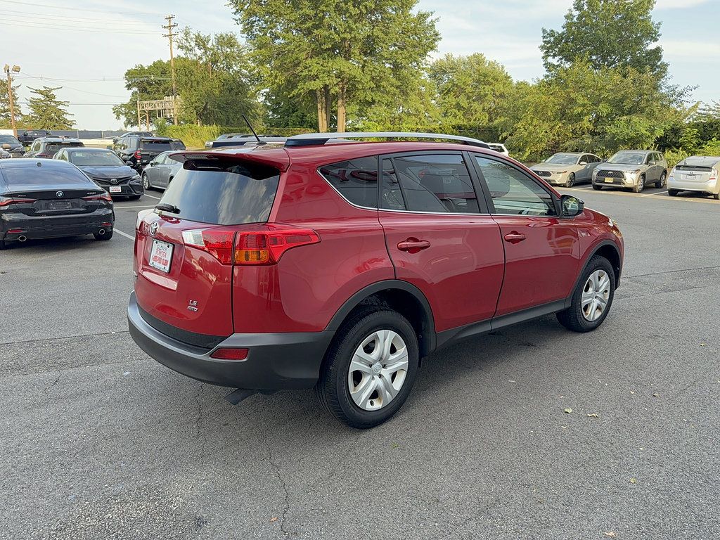 Used 2014 Toyota RAV4 LE AWD/4WD image 7