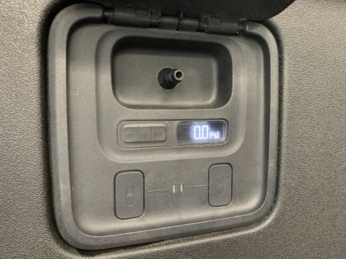 Used 2024 Rivian R1T Adventure Dual AWD/4WD image 10