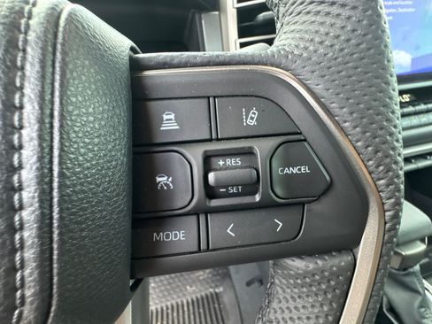 Used 2026 Toyota Tundra Limited AWD/4WD image 33