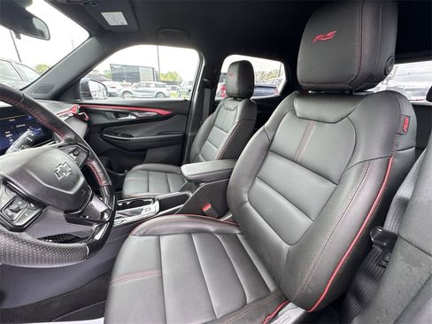 Used 2024 Chevrolet TrailBlazer RS image 11