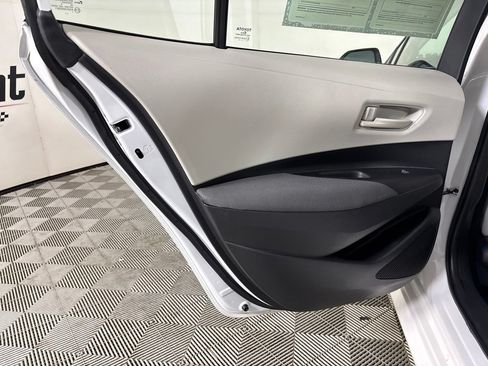 Used 2025 Toyota Corolla LE FWD image 22