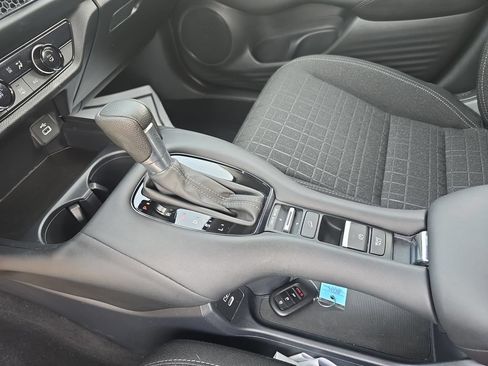 Used 2024 Honda HR-V LX image 22