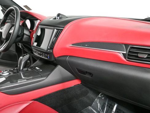 Certified 2022 Maserati Levante GT image 25