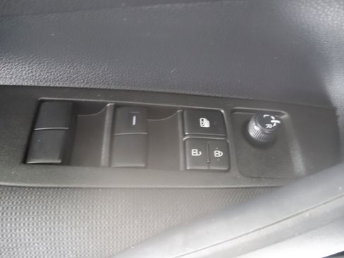 Used 2023 Toyota Corolla LE image 9