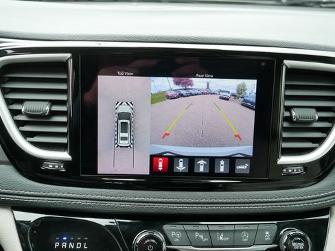 Used 2021 Chrysler Pacifica Touring-L w/ Premium & Safety Sphere Group FWD image 30