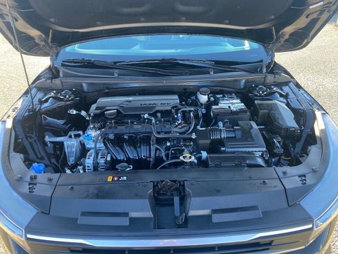 Used 2025 Kia K4 LXS image 33