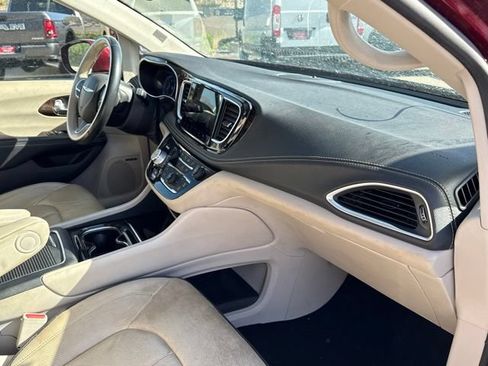 Used 2021 Chrysler Pacifica Limited w/ Premium & Safety Sphere Group AWD/4WD image 7