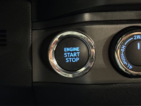 Used 2023 Toyota Tacoma TRD Sport image 31