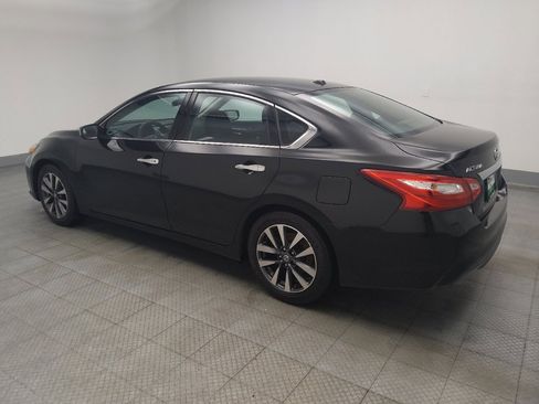 Used 2017 Nissan Altima 2.5 SV image 3