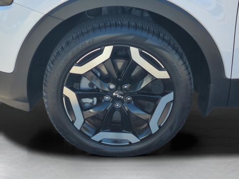 Used 2025 Kia Telluride EX w/ EX Captain's Chair Package image 10