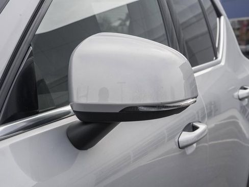 Certified 2023 Volvo XC40 B5 Plus w/ Protection Package Premier image 16