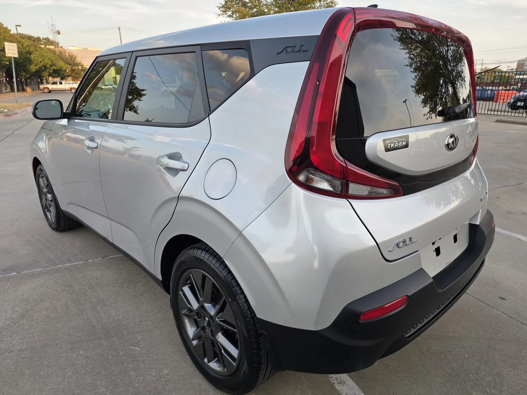 Used 2021 Kia Soul S FWD image 8