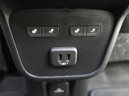 Used 2020 Chevrolet Equinox Premier FWD image 32
