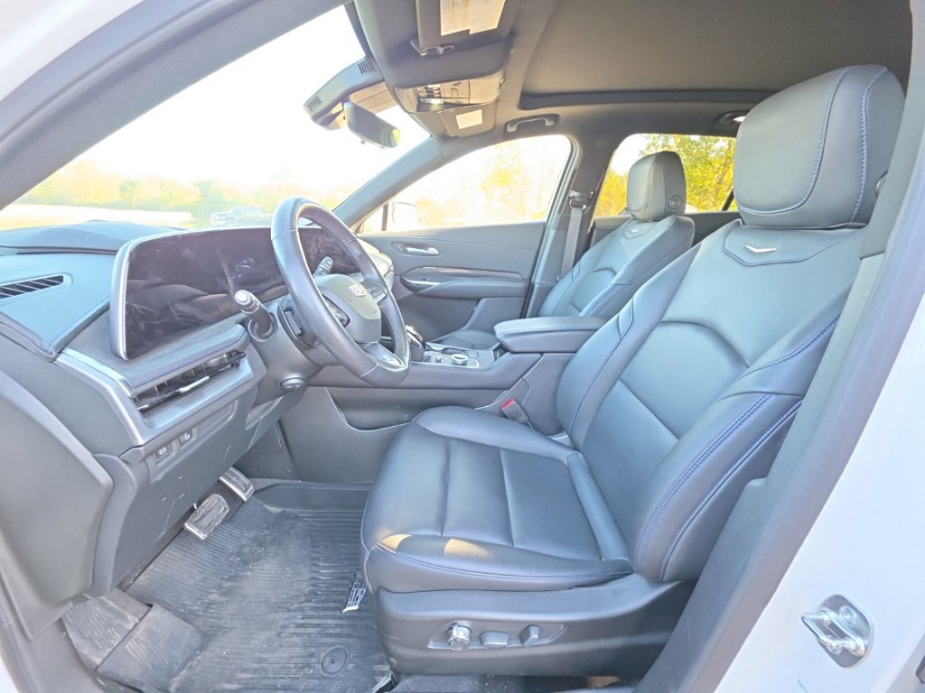 Used 2024 Cadillac XT4 Sport w/ Active Safety Package AWD/4WD image 10