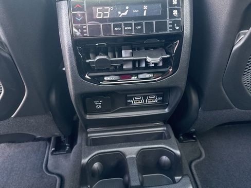 New 2025 Jeep Grand Cherokee L Limited image 24