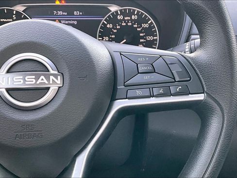 Used 2024 Nissan Altima 2.5 SV FWD image 21