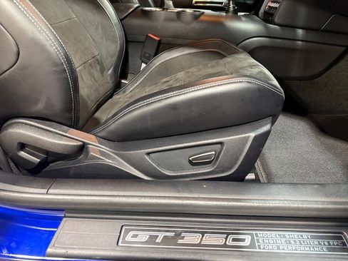 Used 2016 Ford Mustang Shelby GT350 w/ Technology Package image 15