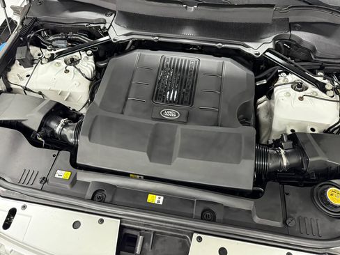 Used 2017 Land Rover Range Rover HSE image 59