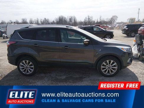 Used 2017 Ford Escape Titanium image 26