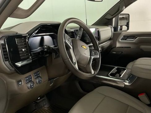 Used 2025 Chevrolet Silverado 2500 LTZ w/ LTZ Convenience Package image 20