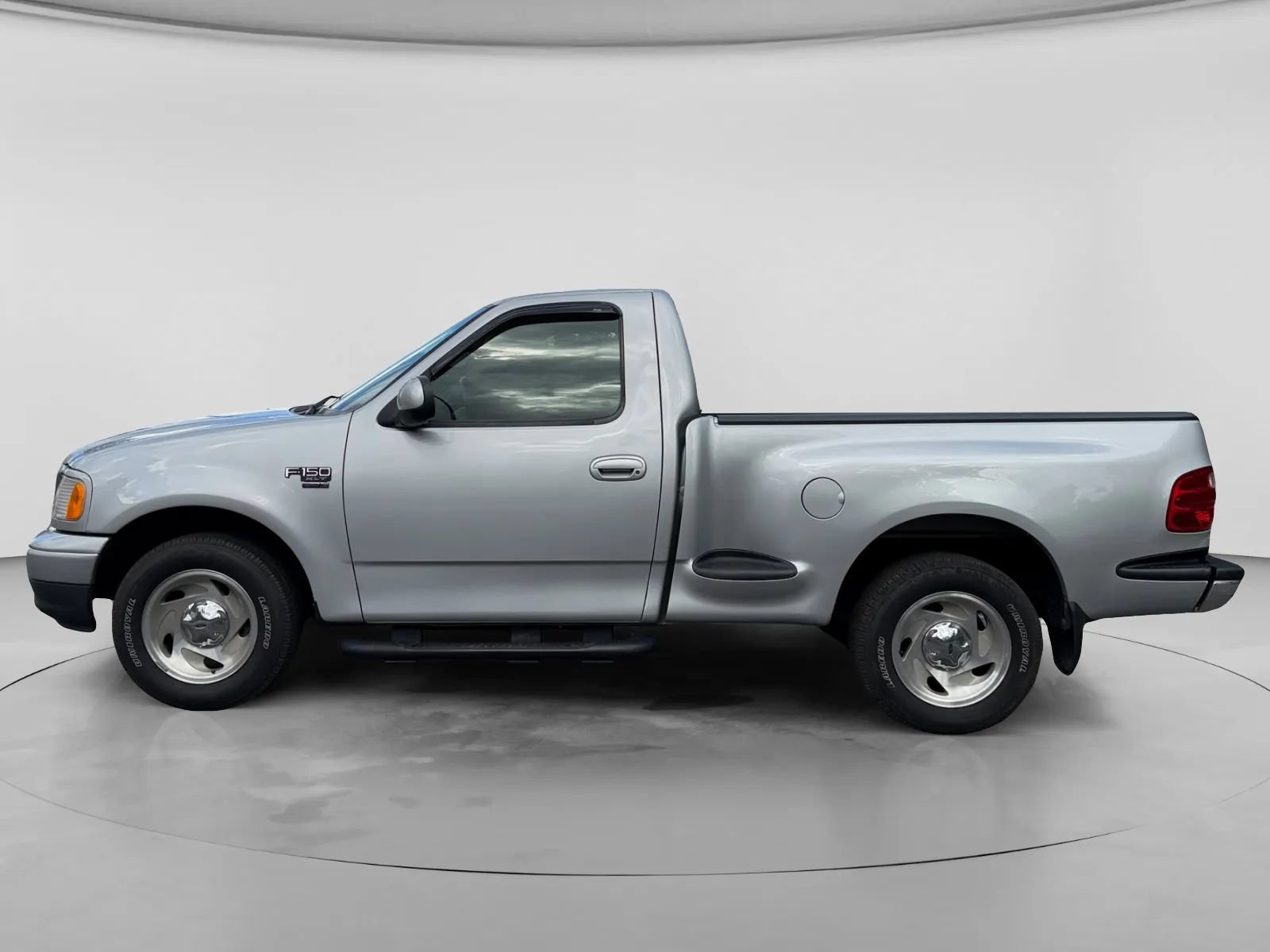 Used 2000 Ford F150 2WD Regular Cab image 2