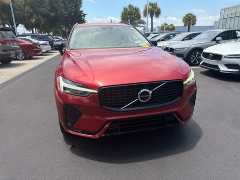Used 2024 Volvo XC60 B5 Plus AWD/4WD image 5