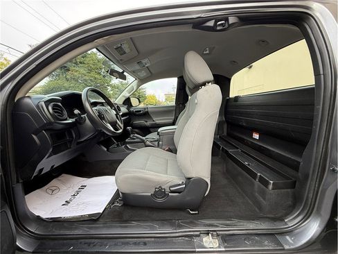 Used 2017 Toyota Tacoma 2WD Access Cab image 14