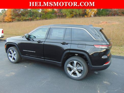 New 2025 Jeep Grand Cherokee Limited RWD image 6