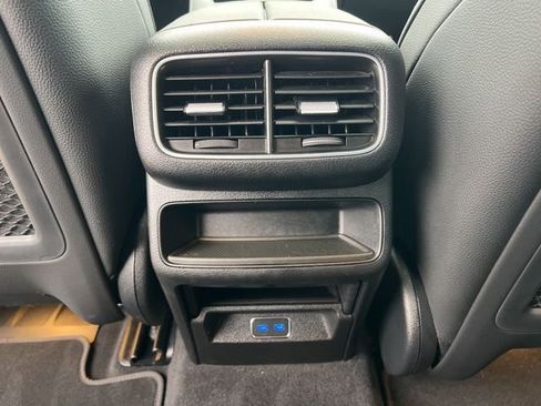Used 2025 Mercedes-Benz GLE 450e 4MATIC image 9