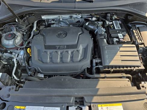 Used 2022 Volkswagen Tiguan SE w/ Panoramic Sunroof Package AWD/4WD image 34
