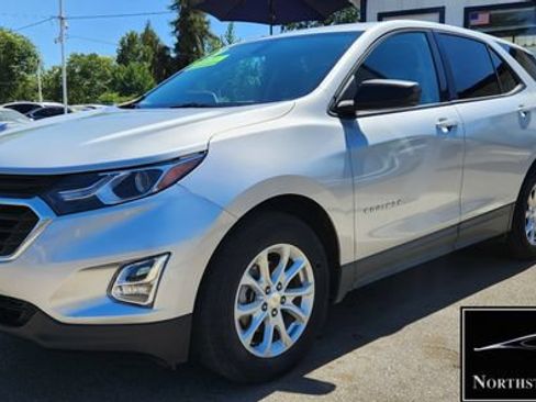 Used 2019 Chevrolet Equinox LS FWD image 2