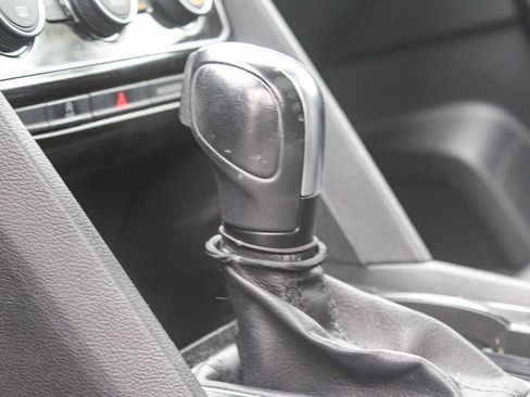 Used 2020 Volkswagen Atlas Cross Sport SEL image 22