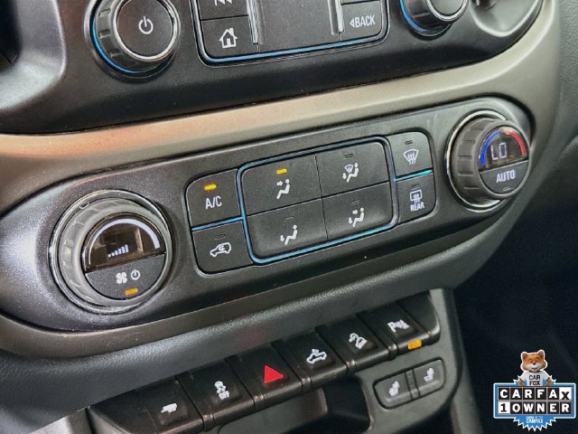 Used 2022 Chevrolet Colorado Z71 AWD/4WD image 17