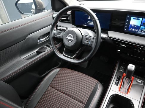 Used 2025 Nissan Kicks SR FWD image 24
