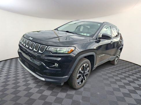 Used 2022 Jeep Compass Limited w/ Sun and Sound Group AWD/4WD image 3