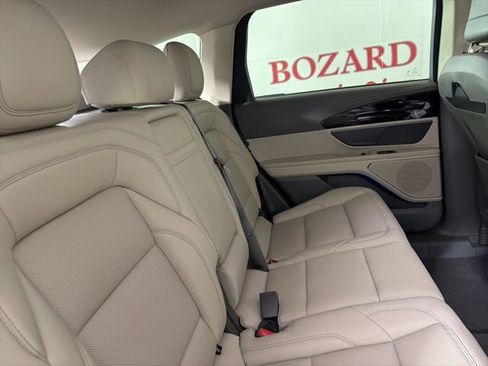 Used 2025 Lincoln Nautilus Premier AWD/4WD image 18