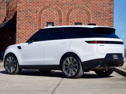 Used 2024 Land Rover Range Rover Sport SE image 7