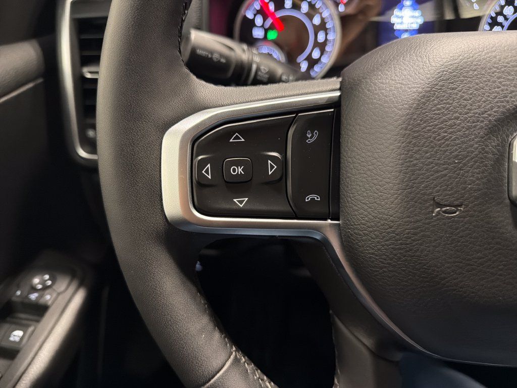 Used 2025 RAM 1500 Big Horn AWD/4WD image 11