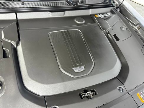 Used 2024 Cadillac Lyriq Tech RWD image 33