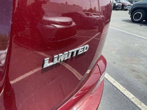 Used 2018 Toyota RAV4 Limited image 19