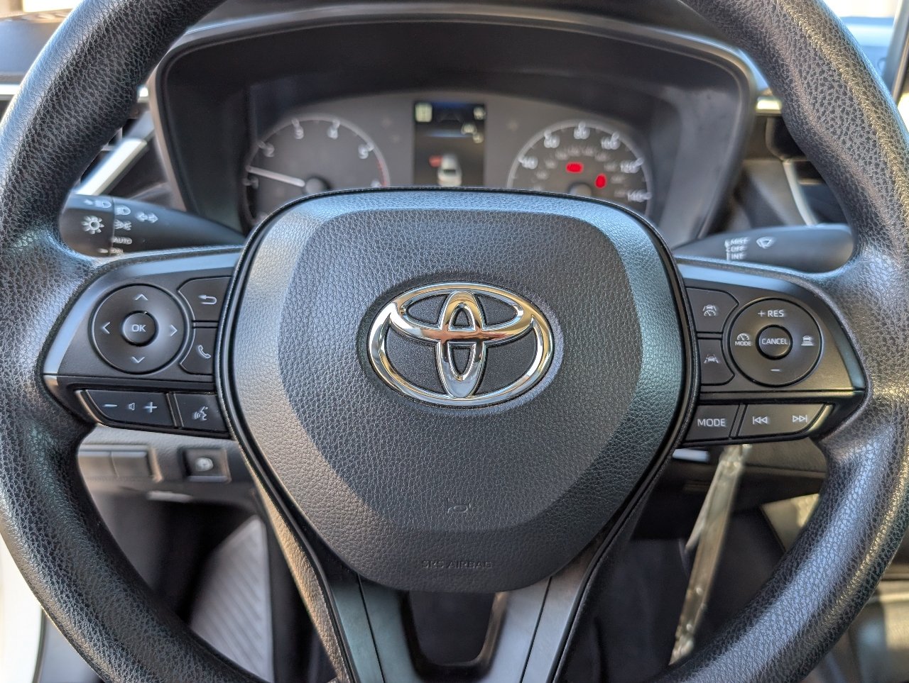 Used 2025 Toyota Corolla LE w/ Carpet Mat Package (TMS) FWD image 18