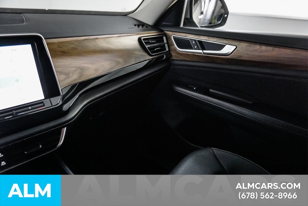 Used 2025 Volkswagen Atlas SE FWD image 42