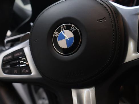 Used 2022 BMW 330i Sedan w/ M Sport Package RWD image 21