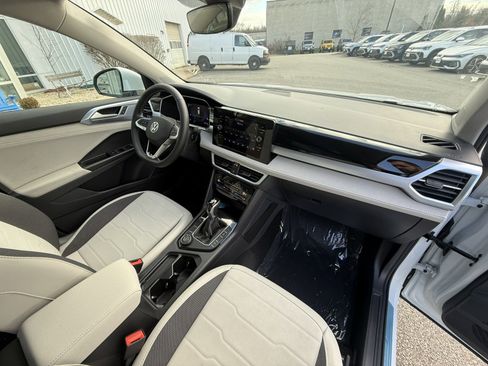 New 2026 Volkswagen Taos SE AWD/4WD image 25