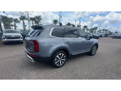 Used 2020 Kia Telluride S w/ S 8 Passenger Seating Package FWD image 2